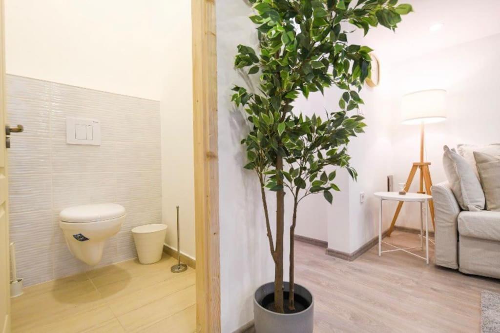 2 Bedroom Flat In Nyar Str., Boutique Будапешт Экстерьер фото